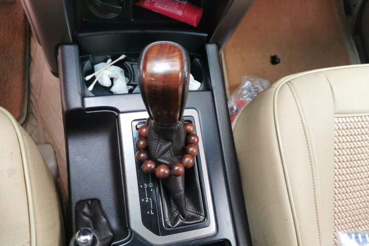 Used Toyota Prado 2010 2.7L Automatic Standard Edition Gear Lever