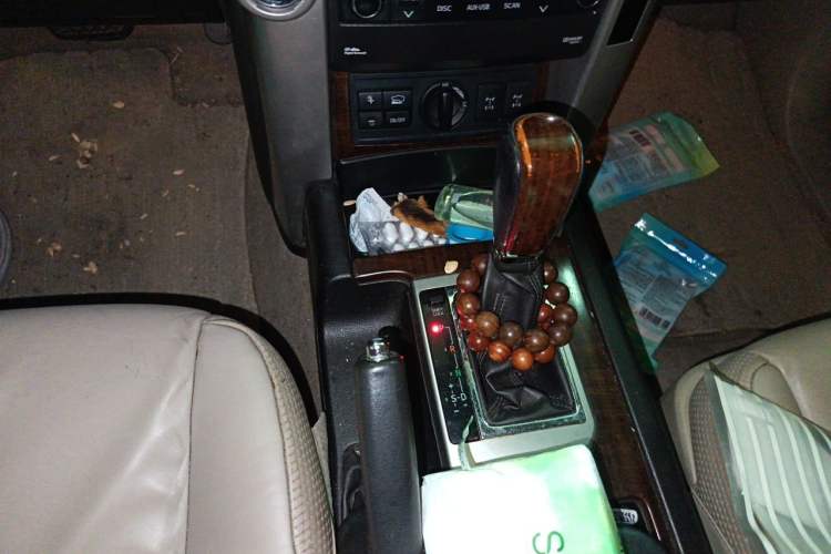 Used Toyota Prado 2010 4.0L Automatic VX NAVI Gear Lever