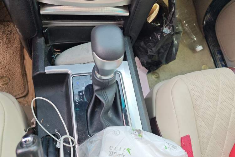 Used Toyota Prado 2010 4.0L Automatic VX Gear Lever