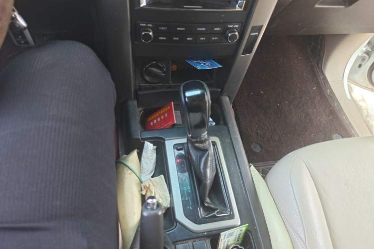 Used Toyota Prado 2010 2.7L Automatic Deluxe Edition Gear Lever