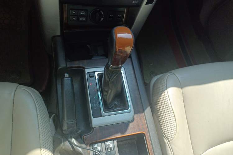 Used Toyota Prado 2010 4.0L Automatic VX NAVI Gear Lever