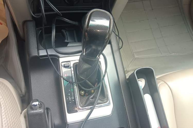 Used Toyota Prado 2010 4.0L Automatic TX-L Gear Lever