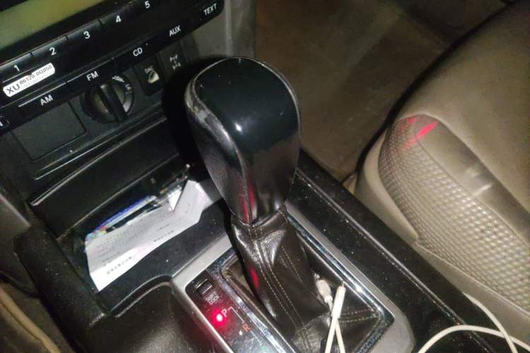 Used Toyota Prado 2010 4.0L Automatic TX-L Gear Lever