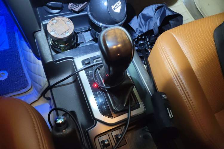 Used Toyota Prado 2010 2.7L Automatic Deluxe Edition Gear Lever