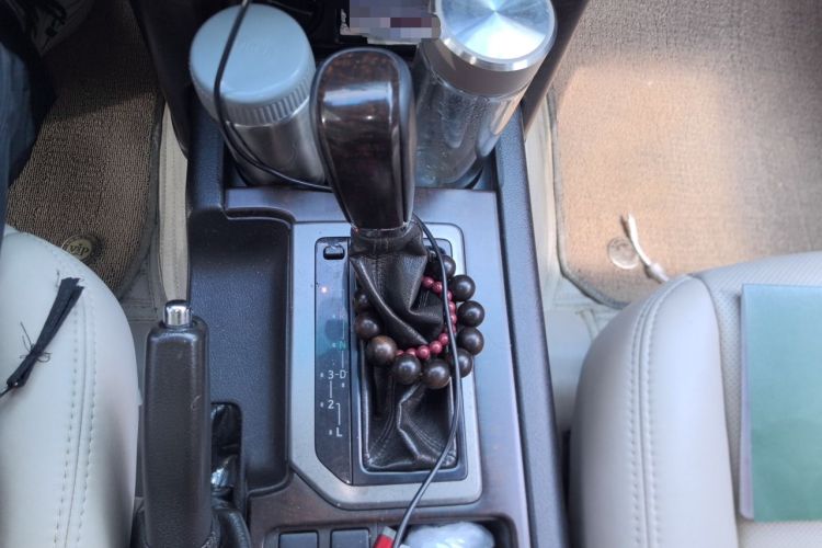 Used Toyota Prado 2010 2.7L Automatic Deluxe Edition Gear Lever