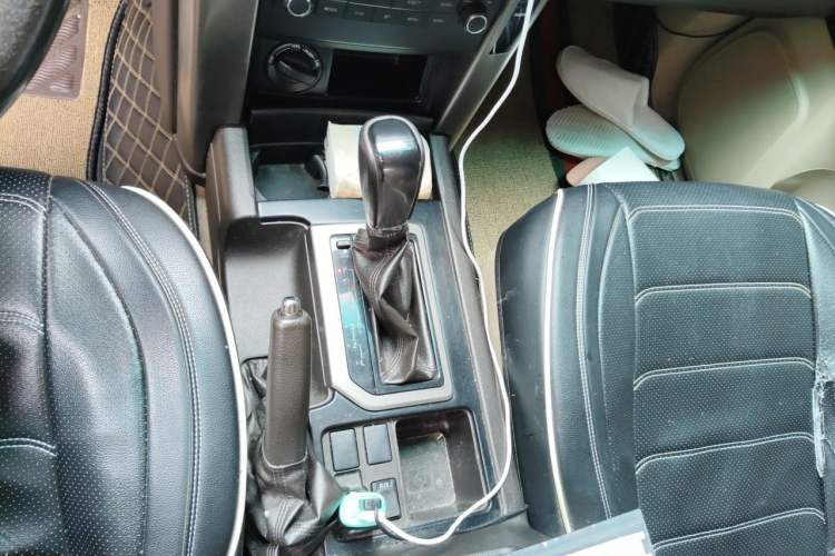 Used Toyota Prado 2010 2.7L Automatic Deluxe Edition Gear Lever