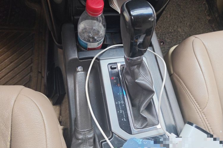 Used Toyota Prado 2010 2.7L Automatic Deluxe Edition Gear Lever