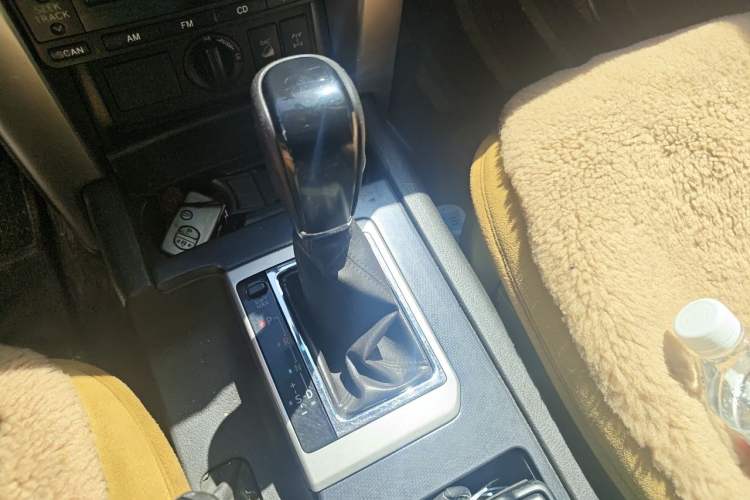 Used Toyota Prado 2010 4.0L Automatic TX-L Gear Lever
