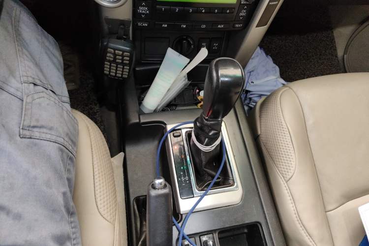 Used Toyota Prado 2010 4.0L Automatic TX-L Gear Lever