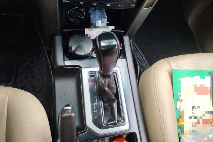 Used Toyota Prado 2010 2.7L Automatic Standard Edition Gear Lever