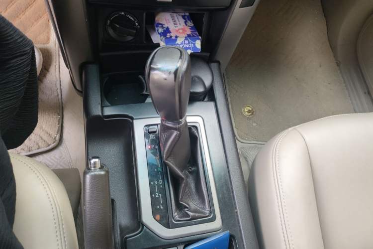 Used Toyota Prado 2010 2.7L Automatic Standard Edition Gear Lever