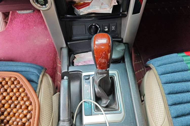 Used Toyota Prado 2010 4.0L Automatic TX-L Gear Lever