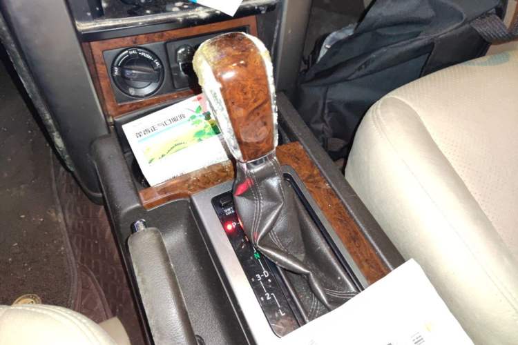 Used Toyota Prado 2010 2.7L Automatic Luxury Edition Gear Lever
