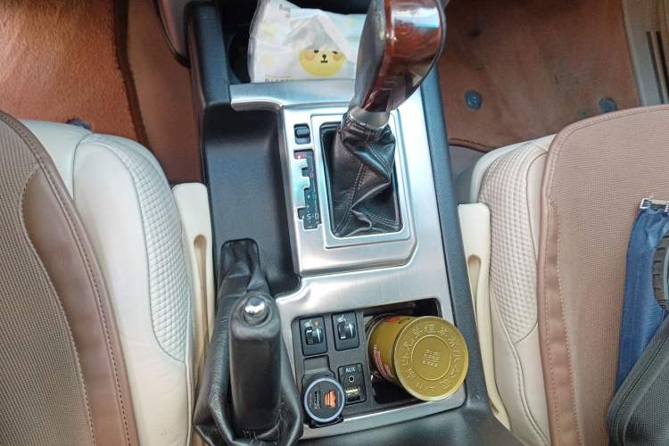 Used Toyota Prado 2010 4.0L Automatic VX Gear Lever
