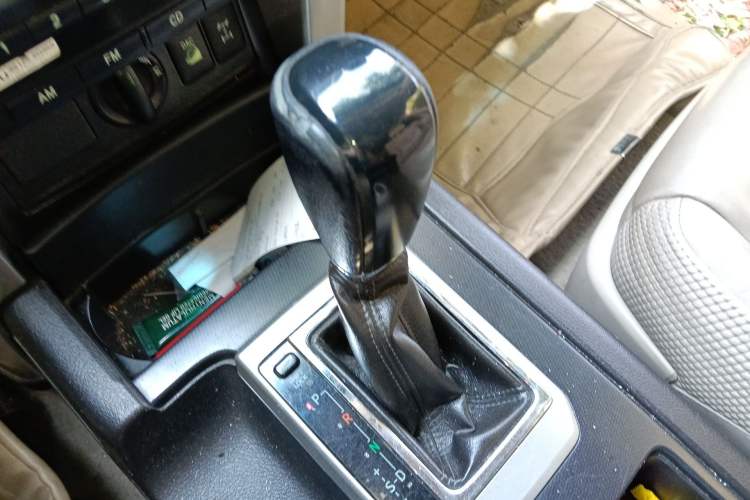 Used Toyota Prado 2010 4.0L Automatic TX-L Gear Lever