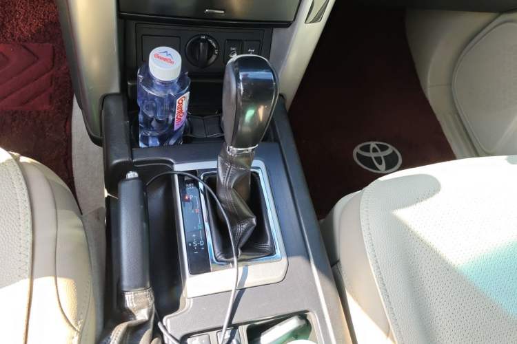 Used Toyota Prado 2010 4.0L Automatic TX-L Gear Lever