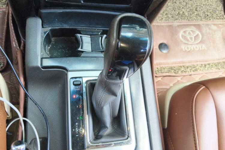 Used Toyota Prado 2010 2.7L Automatic Standard Edition Gear Lever