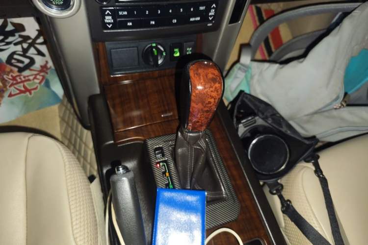 Used Toyota Prado 2010 4.0L Automatic VX Gear Lever