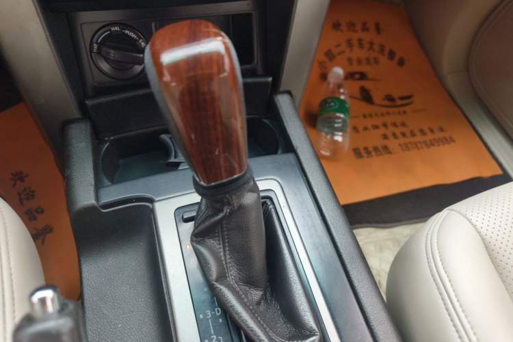 Used Toyota Prado 2010 2.7L Automatic Deluxe Edition Gear Lever