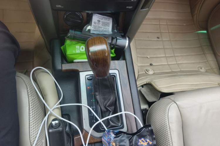 Used Toyota Prado 2010 2.7L Automatic Deluxe Edition Gear Lever