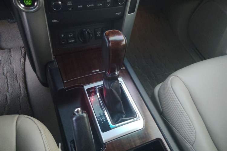 Used Toyota Prado 2010 4.0L Automatic VX NAVI Gear Lever