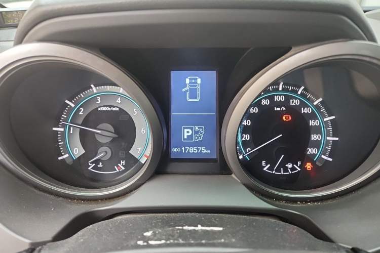 Used Toyota Prado 2010 4.0L Automatic TX-L Instrument Cluster