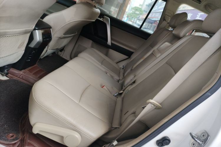 Used Toyota Prado 2010 4.0L Automatic VX NAVI Interior 4