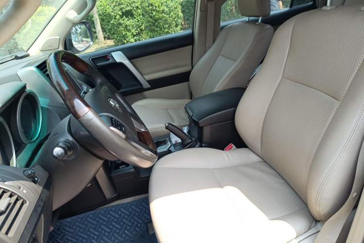Used Toyota Prado 2010 2.7L Automatic Deluxe Edition Left Front Seat