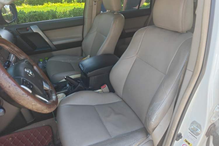Used Toyota Prado 2010 2.7L Automatic Deluxe Edition Left Front Seat