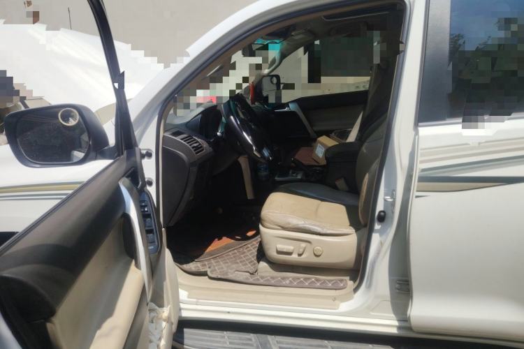 Used Toyota Prado 2010 4.0L Automatic TX-L Left Front Seat