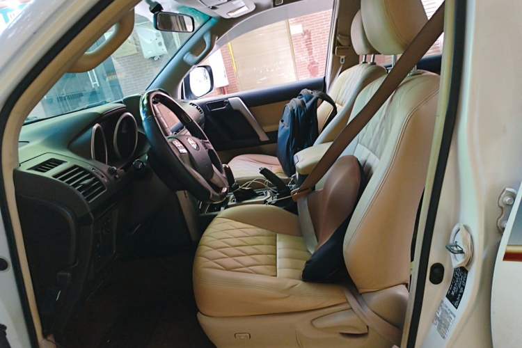 Used Toyota Prado 2010 2.7L Automatic Deluxe Edition Left Front Seat