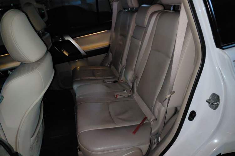 Used Toyota Prado 2010 4.0L Automatic TX-L NAVI Left Rear Seat