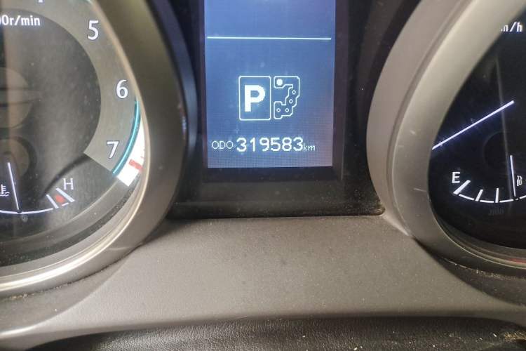Used Toyota Prado 2010 4.0L Automatic TX-L NAVI Odometer Close Up