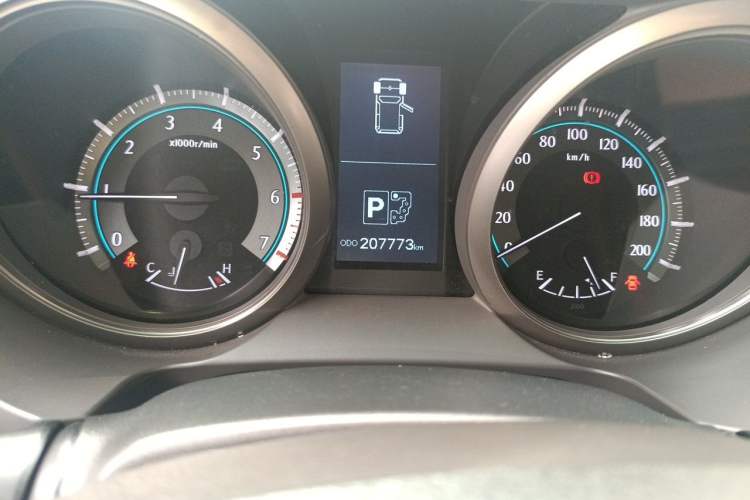 Used Toyota Prado 2010 4.0L Automatic TX-L Odometer Close Up