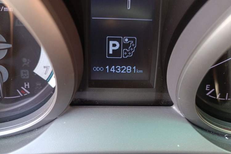 Used Toyota Prado 2010 4.0L Automatic TX-L Odometer Close Up