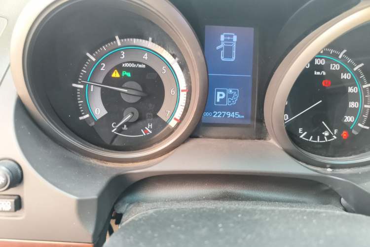 Used Toyota Prado 2010 4.0L Automatic VX Odometer Close Up