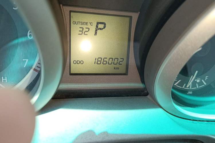 Used Toyota Prado 2010 2.7L Automatic Deluxe Edition Odometer Close Up