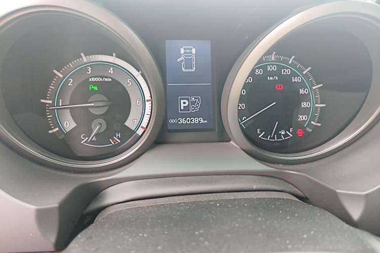 Used Toyota Prado 2010 4.0L Automatic VX Odometer Close Up