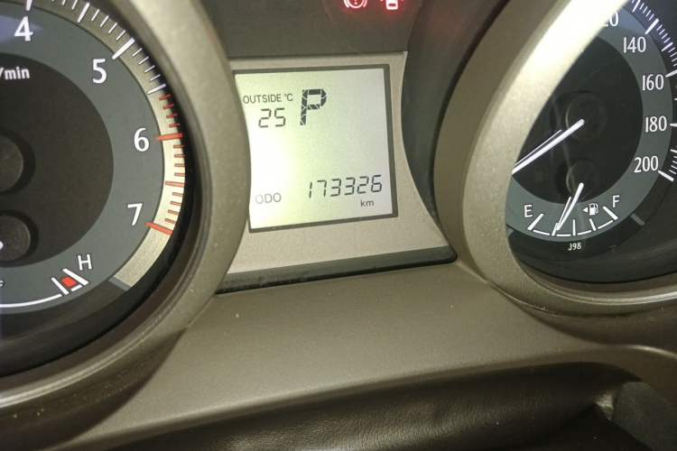 Used Toyota Prado 2010 2.7L Automatic Deluxe Edition Odometer Close Up