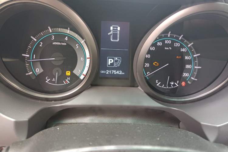 Used Toyota Prado 2010 4.0L Automatic TX-L Odometer Close Up