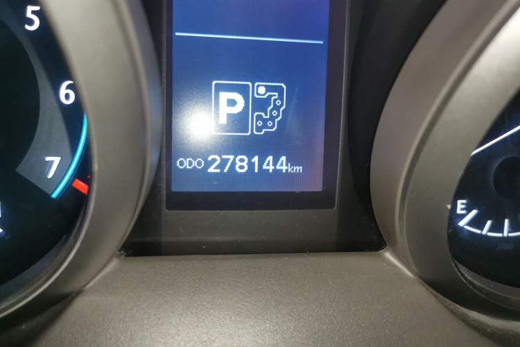 Used Toyota Prado 2010 4.0L Automatic TX Odometer Close Up