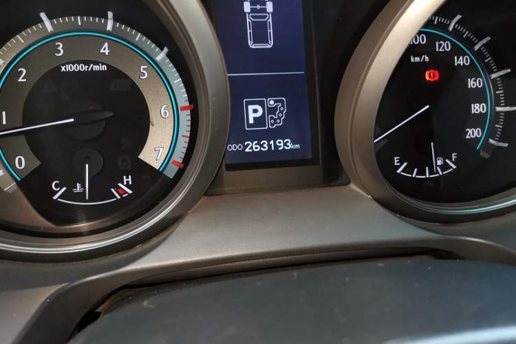 Used Toyota Prado 2010 4.0L Automatic TX-L Odometer Close Up