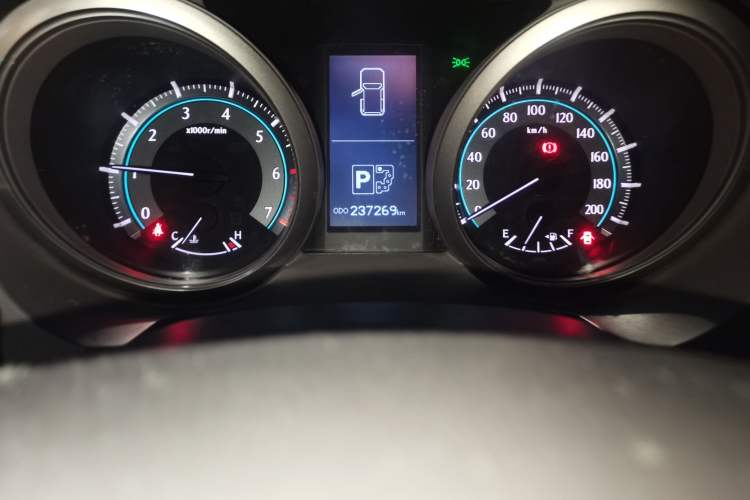 Used Toyota Prado 2010 4.0L Automatic TX-L Odometer Close Up