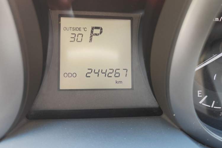 Used Toyota Prado 2010 2.7L Automatic Deluxe Edition Odometer Close Up