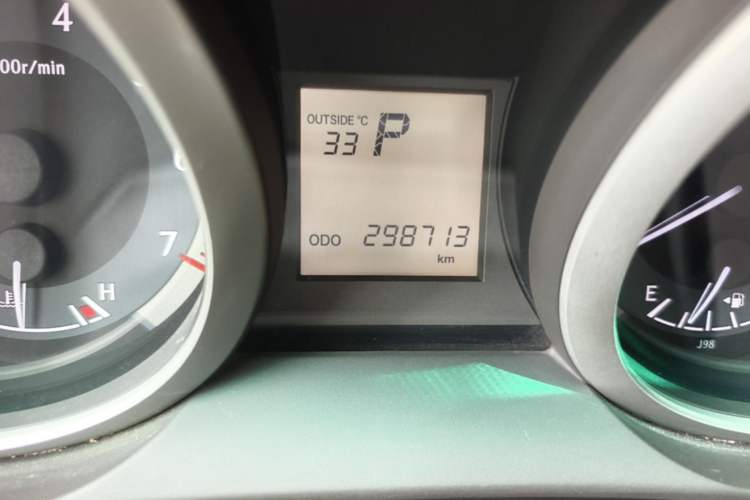 Used Toyota Prado 2010 2.7L Automatic Standard Edition Odometer Close Up