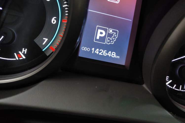 Used Toyota Prado 2010 4.0L Automatic TX-L Odometer Close Up