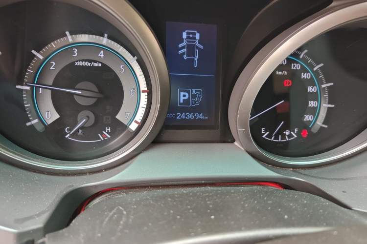 Used Toyota Prado 2010 4.0L Automatic TX-L Odometer Close Up