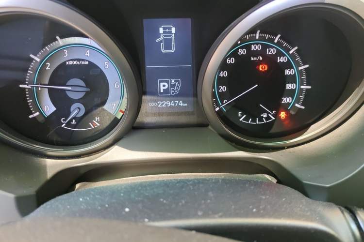 Used Toyota Prado 2010 4.0L Automatic TX-L Odometer Close Up