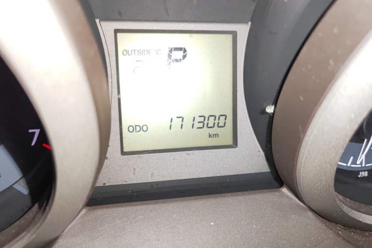 Used Toyota Prado 2010 2.7L Automatic Luxury Edition Odometer Close Up