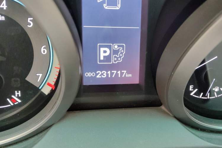 Used Toyota Prado 2010 4.0L Automatic TX-L Odometer Close Up